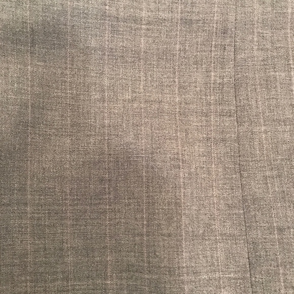 Tahari gray blazer - Picture 6 of 7